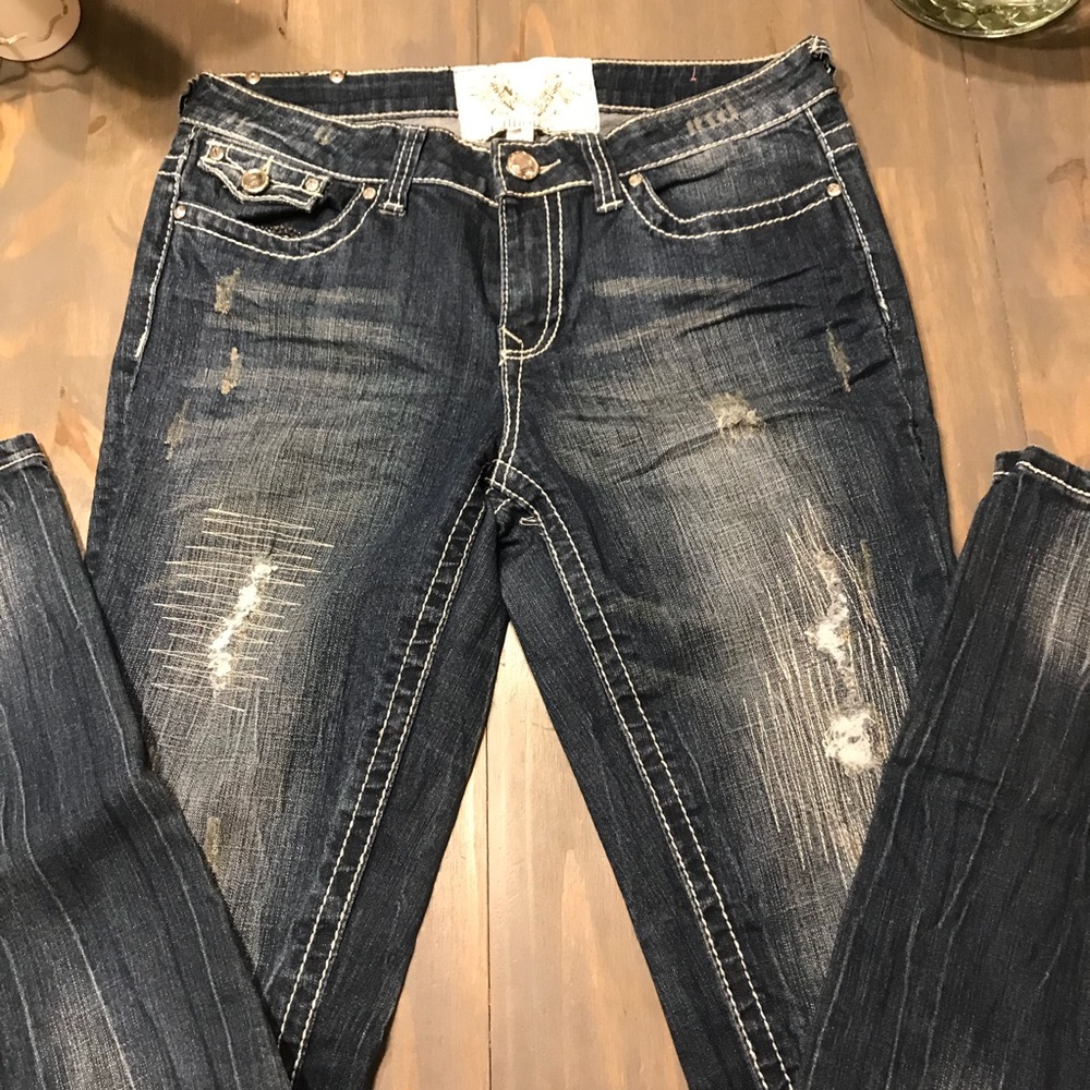 Dollhouse dark wash distressed skinny jeans - Picture 3 of 6
